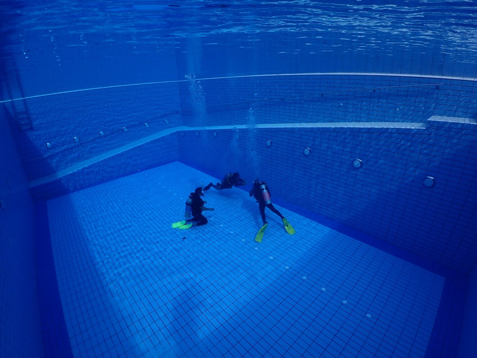 1.5 m deep pool